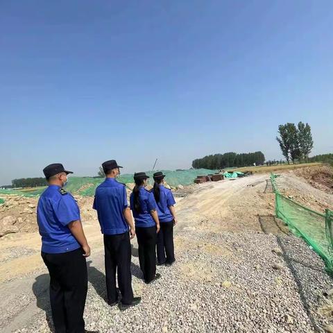 垛石中队加强建筑工地裸土覆盖扬尘、治理工作
