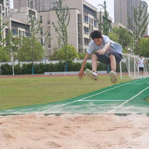 亮出“晶”彩 喜迎亚运——水晶晶新城学校第二届体育节暨春季田径运动会（比赛篇）