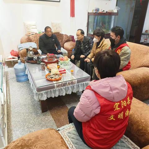 "奋进新时代 党内送温暖"——县城管局开展春节前走访慰问活动