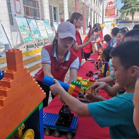 “学科学 爱科学 用科学”——鄠邑区西街小学青羊寨校区开展科技进校园活动