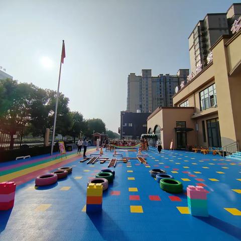 金港世纪幼儿园举行“爱祖国、爱健康、爱运动”冬季红色主题运动会