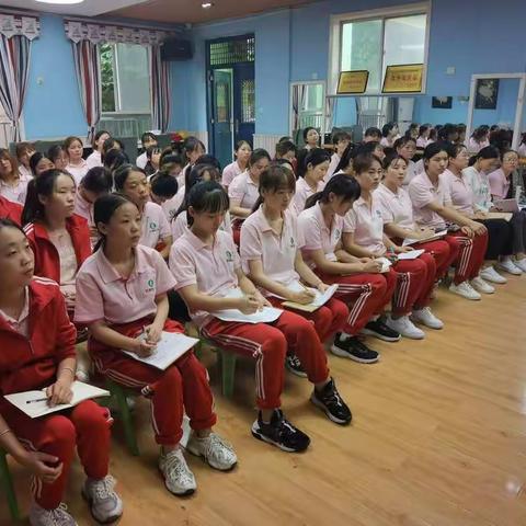 【园所快讯】--“专业提升，助力成长”半日活动设计与实施培训报道