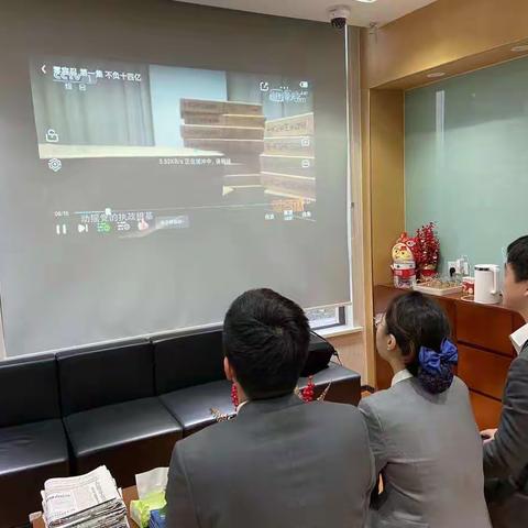 泥城书院联合党支部开展以牢筑反腐思想防线，加强党风廉政建设为主题的支部组织生活