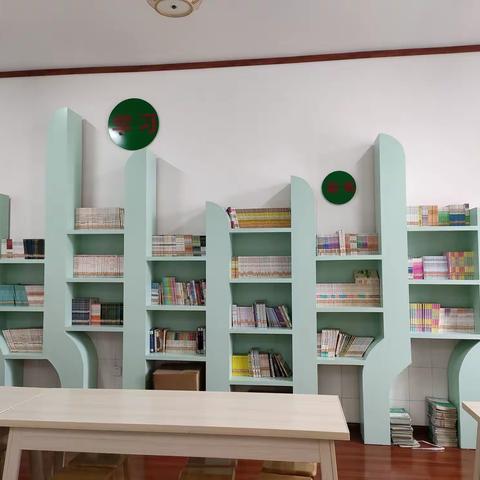 书香作伴    香润童年——墨韵书香系列活动之走进阅览室