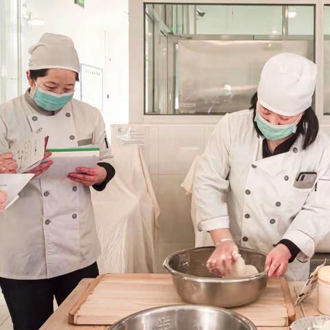 一幼厨工再培训，面点伙食重提高（二）