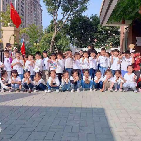 九龙城·如歌幼儿园 社区活动-我与祖国同框