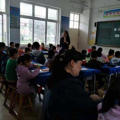 书香之路，伴我成长——观摩骨干教师示范课感悟