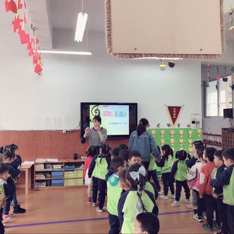 荣家湾镇城关中心幼儿园小五班五月家长进课堂音乐🎵活动《洋娃娃和小熊跳舞》
