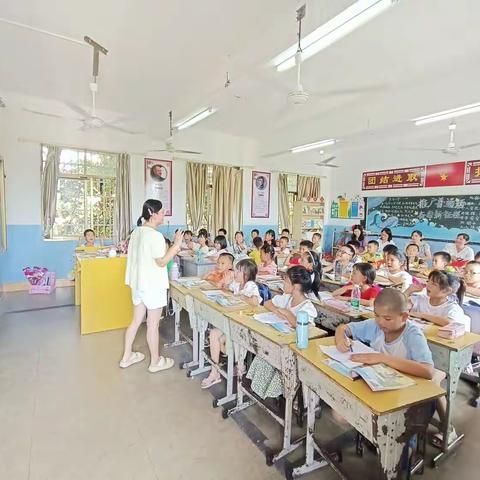 “以研促教，教研结合”——罗湖中心小学新课标英语教研活动