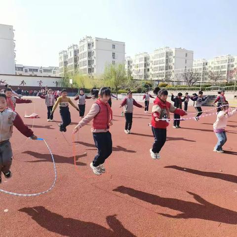石莲子镇中心小学——“绳采飞扬，跳出精彩”