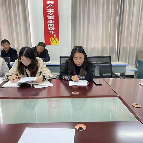 人间最美十月天，共谱教研新美篇——终兴学区四年级语文组小学语文教研活动