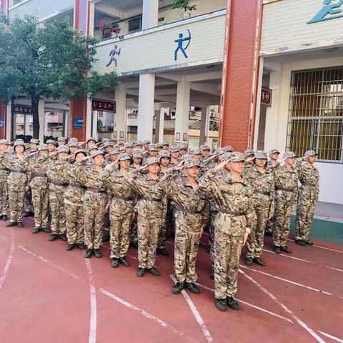 逆风成长，超越自我 ——记大田一中高一（16）班军训