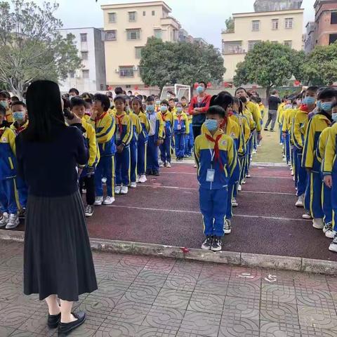 心系安全，平安乘车——鼎湖区莲花镇真光中心小学开展校车安全应急演练活动