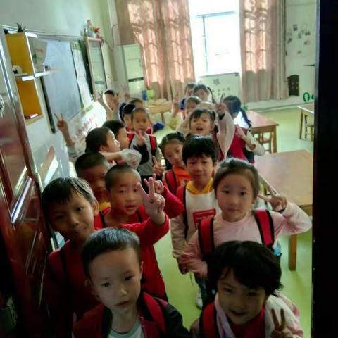 小快车幼儿园学前班秋游实践活动