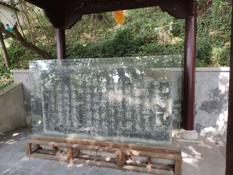 北固游遍入焦山