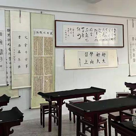 笔韵展风雅，翰墨抒清香                                —— 小溪塔二小语文组书法竞赛活动