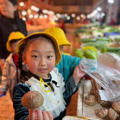 铭佳新型公办幼儿园大二班社区活动《逛菜市场》🍄🍄🍄