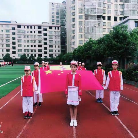 慈晖学校小高部—“鲜花赠园丁，童心谢师恩”主题升旗仪式