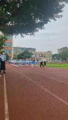 运动无处不在，青春永不言败——记华山路学校二七班2022年秋季运动会