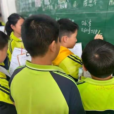 六年级趣味数学社团   品味数学天地，畅游数学世界！