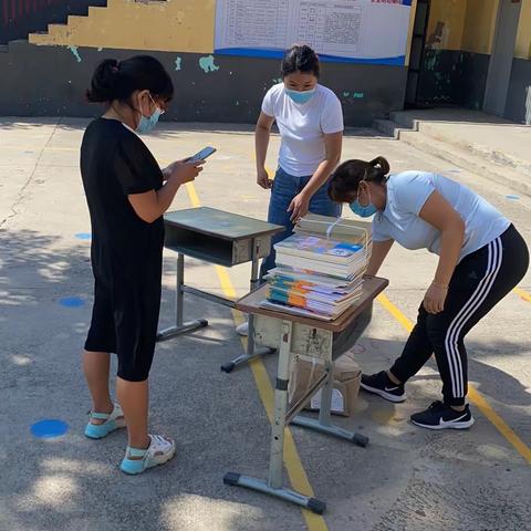 殷都区安丰乡木厂屯小学新书发放纪实