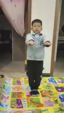 池阳小学一年级四班刘子航假期微运动