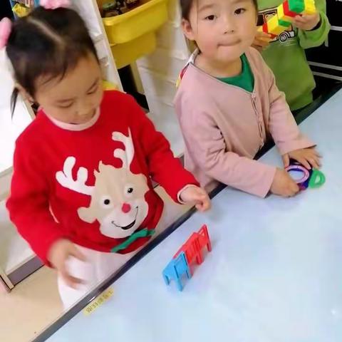 快乐的幼儿区域活动