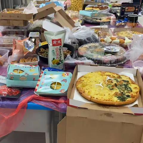美食让人快乐，分享可以让快乐加倍！————庆六一欢乐聚餐