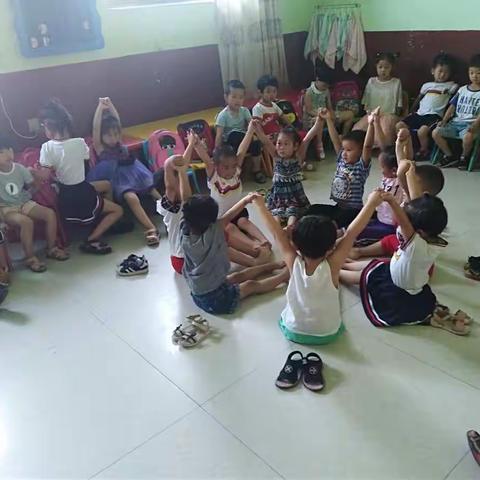 快乐的孩子们。