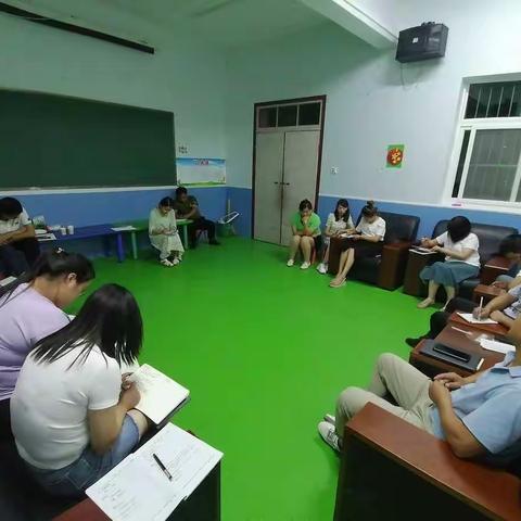 温情家访，家校共融