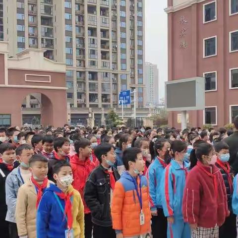 表彰优秀学生，彰显榜样力量——华弋实校六年级优秀学生表彰大会