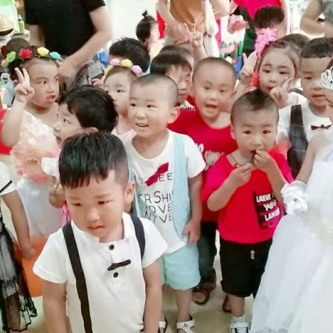 利民幼儿园小二班《六一时光印迹》