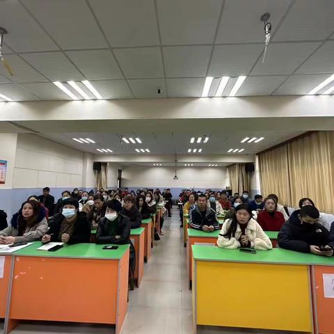 家校共育助成长 携爱同行向未来——胶州市北关中学召开2023年九年级期中家长会
