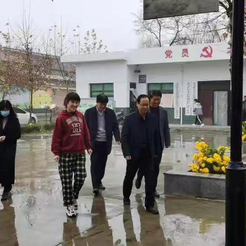 市人社局副局长郑建虎、就业科科长程俊一行赴永寿县督战检查稳就业和就业扶贫工作