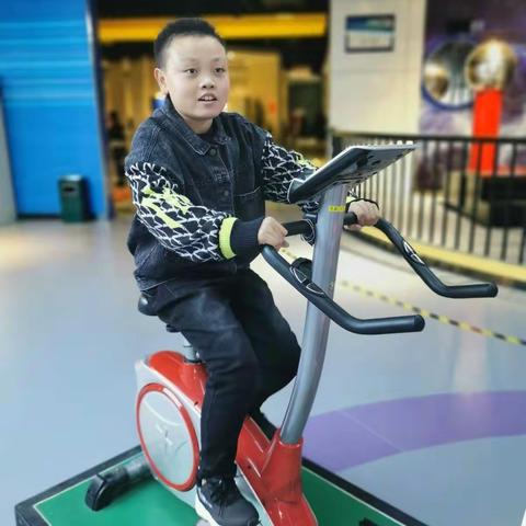 科技馆里嗨一下！