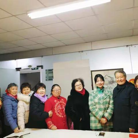 虎年将至2022年元月28日徐州癌友康复协会党员活动日和书画书法班在科技城B座539办公室举行迎新春写春联活动