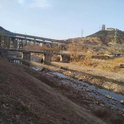 清理澽水河垃圾 推进环境大整治