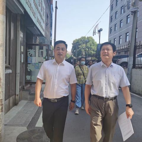 历下区人大常委会副主任杜宝现到趵突泉街道督导全国文明典范城市创建工作