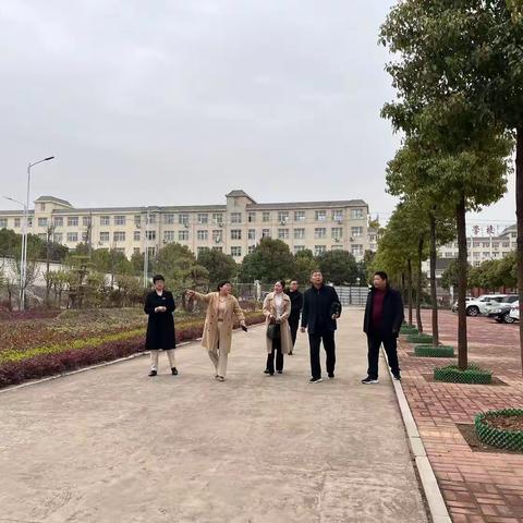 上蔡县教育局领导及特校同仁莅临我校参观交流