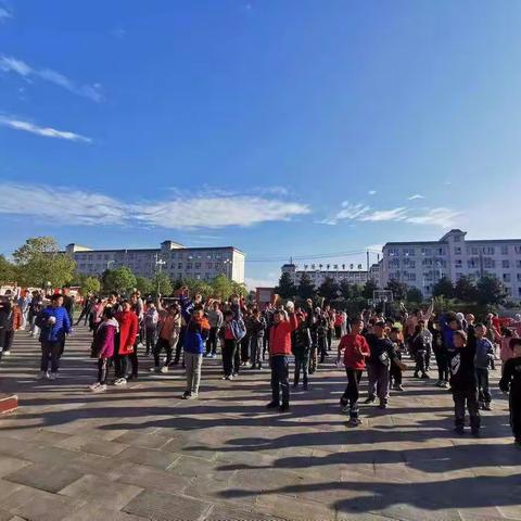 身残志坚爱满怀，凉山苹果暖童心