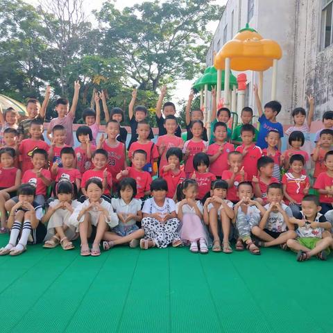 我们毕业了----2020年石龙幼儿园大班毕业留影