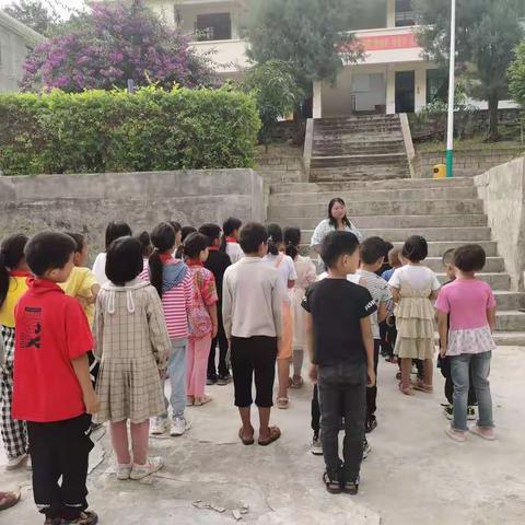 火嘎小学秋季学期“三防”安全教育演练活动