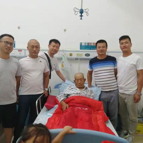 “百善孝为先，百味盐为首”敬爱的老爸，您永远是我们心中的太阳！
