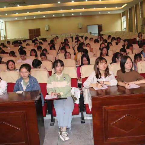 用爱滋养学生——记仰山教育发展联盟吴文平老师“班主任讲堂”