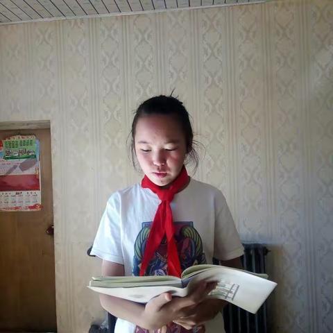 和布克赛尔县第一中学开展新学期线上升国旗仪式