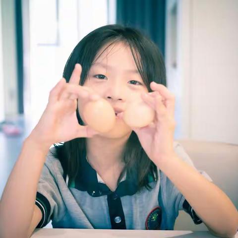 宅家的冰淇淋女孩儿