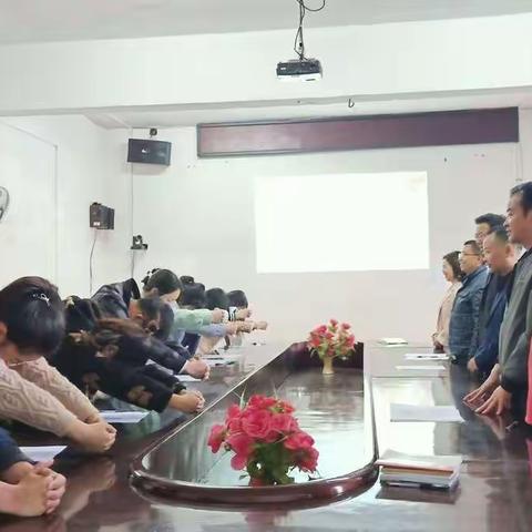 洞坪学校“青蓝工程”结对仪式暨青年教师教学比武