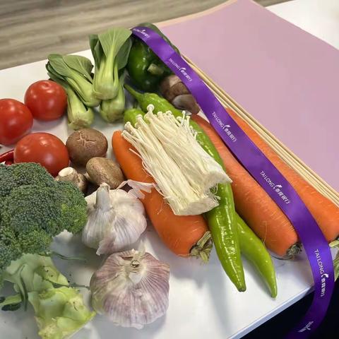 诗情花意 幸福绽放 泰隆银行藤桥支行开展三八反诈宣传活动