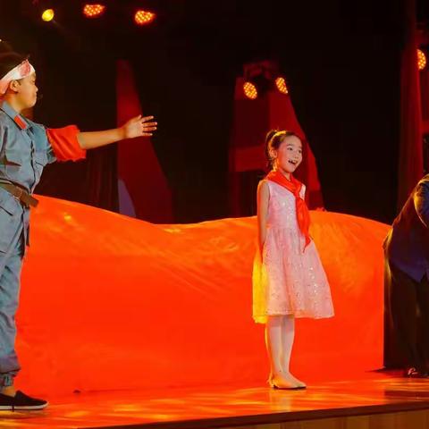 演绎红色经典     传承革命精神