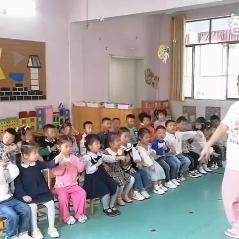 长兴幼儿园中一班第十二周温馨回顾